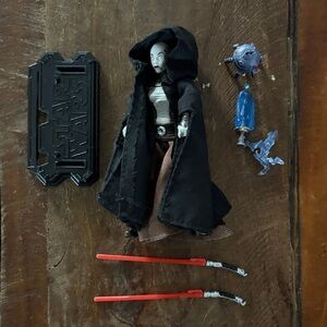 Star Wars Figure Asajj Ventress with Dual Red Lightsabers, stand, Doku hologram